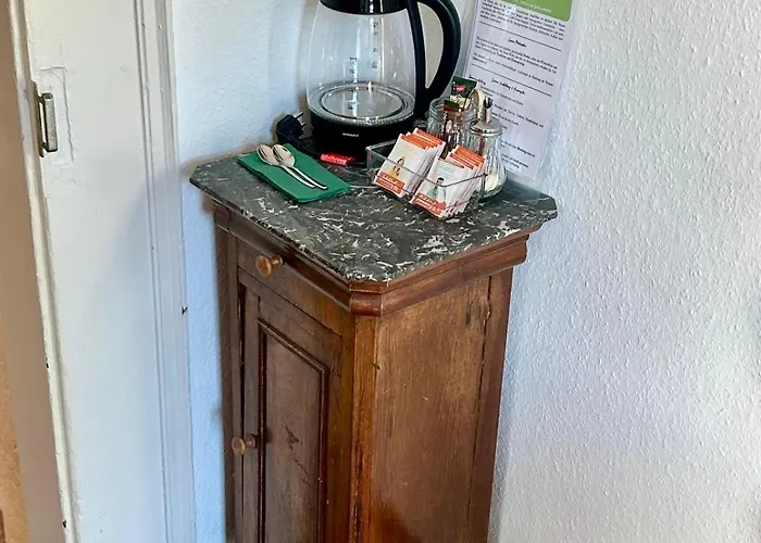 Vetters Romantisches Gaestezimmer In Der Marburger Oberstadt Homestay Marburg